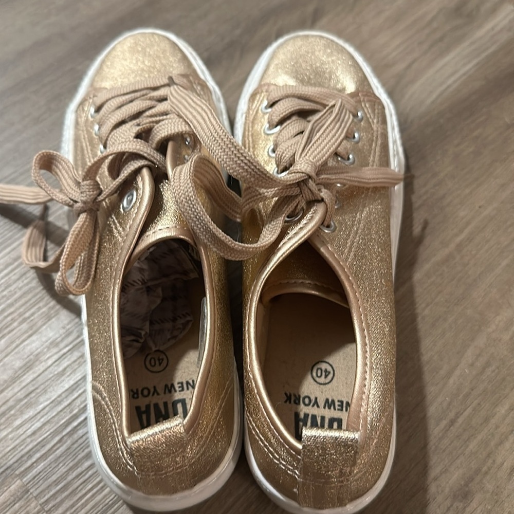 🌸DNA New York Sneakers🌸 - Picture 5 of 5